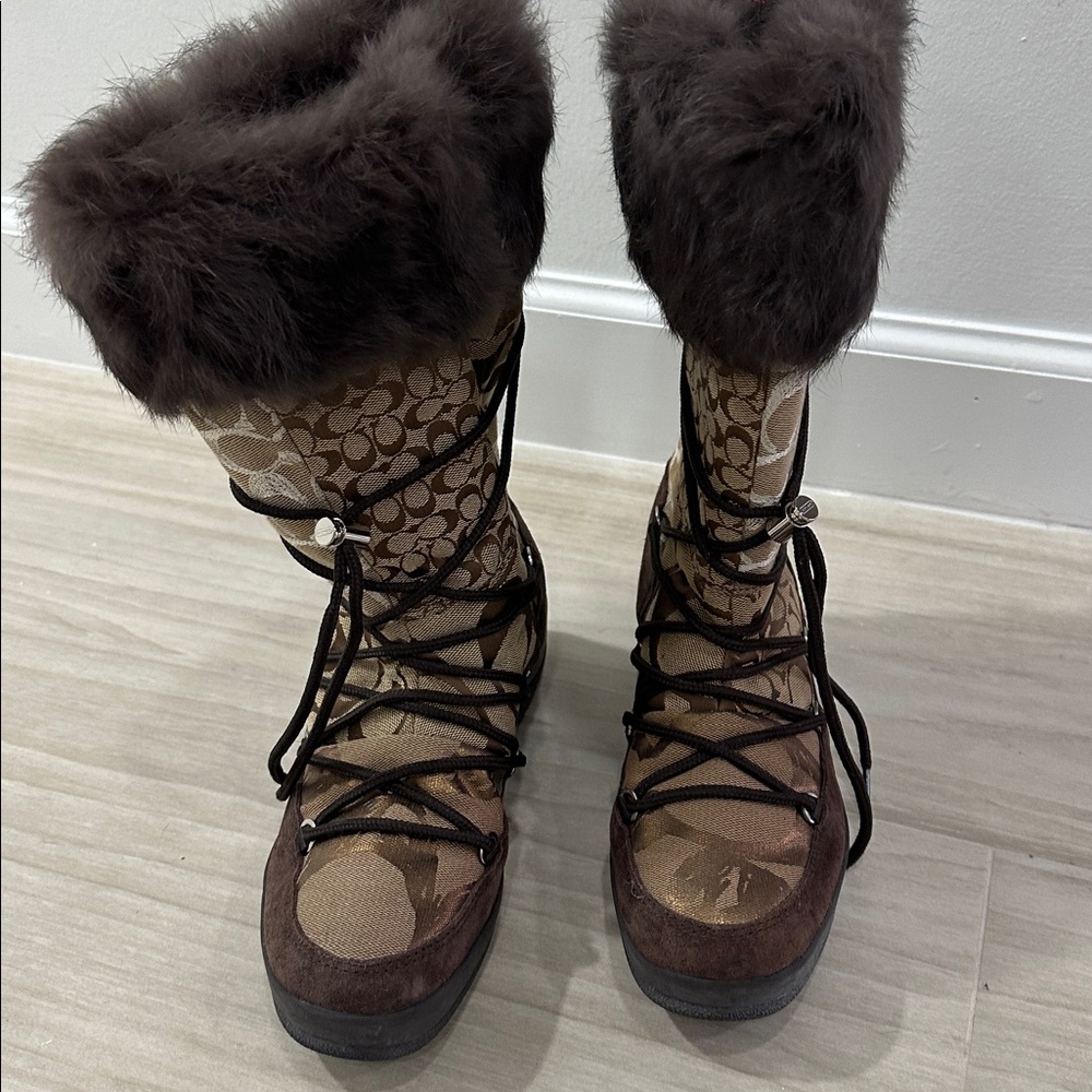 COACH SPECIAL EDITION FUR BOOTS - Picture 2 of 6